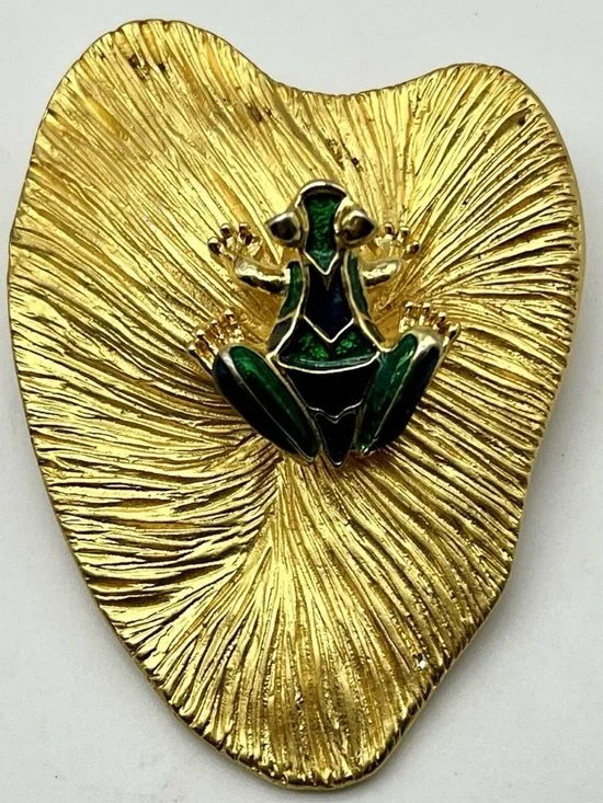 Golden Enamel 1” frog on a lily pad - Picture 2 of 5